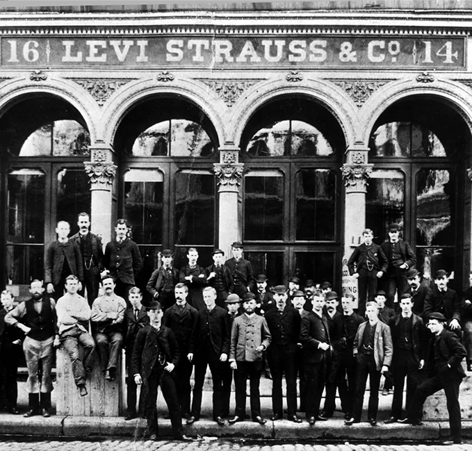 TOWARDS TO AMERICAN DREAM