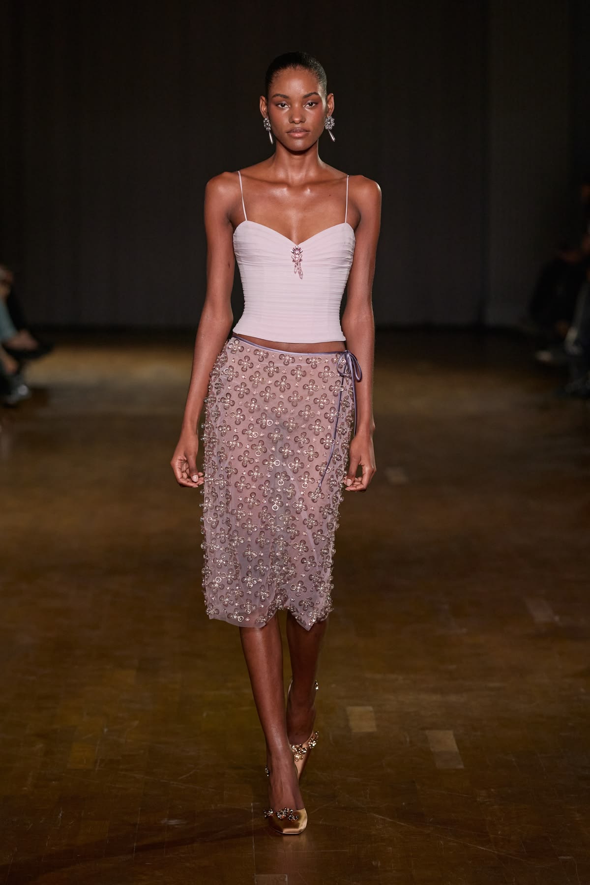 MID-LENGTH STRAIGHT-CUT SKIRTS