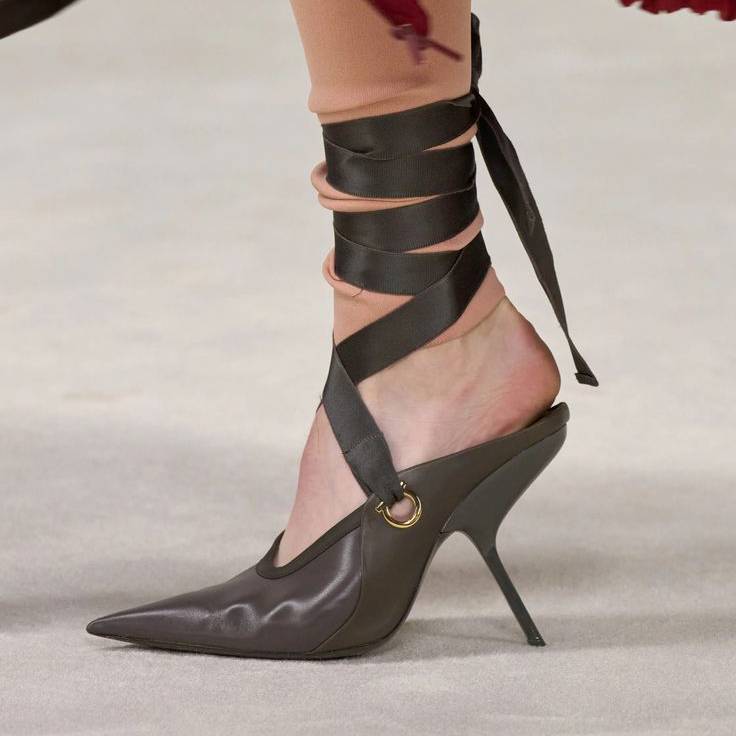  10. Pointed-toe shoes